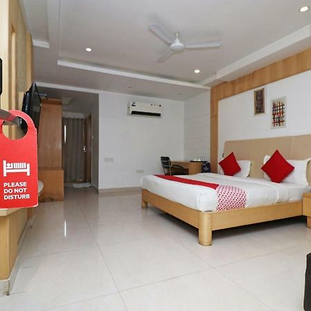 Oyo 5843 Hotel Yash Inn Mirzapur Exterior photo