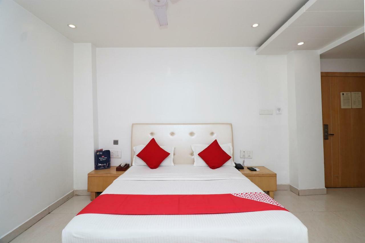 Oyo 5843 Hotel Yash Inn Mirzapur Exterior photo