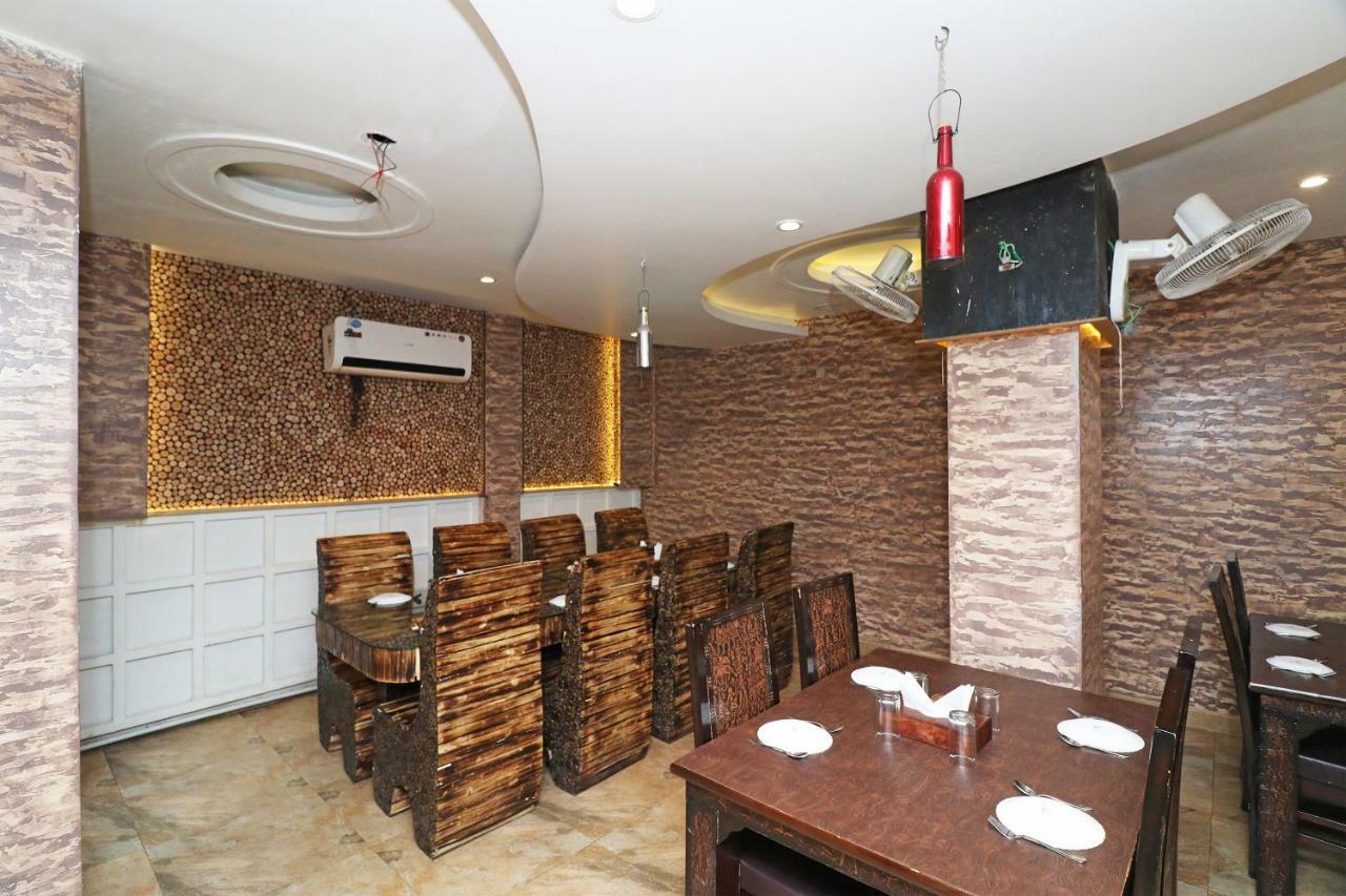Oyo 5843 Hotel Yash Inn Mirzapur Exterior photo